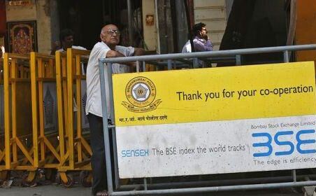 शुरुआती कारोबार में 36,740 के रिकॉर्ड हाई पर पहुंचा सेंसेक्स