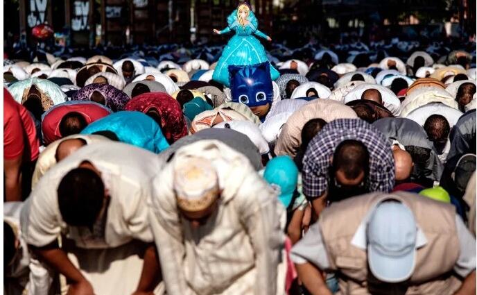 बकरीद आजः 100 स्थानों पर होगी सामूहिक कुर्बानी बकरीद आजः 100 स्थानों पर होगी सामूहिक कुर्बानी
