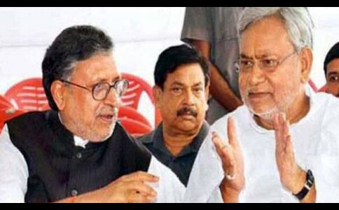 नीतीश के सुशासन में जल रहा बिहार, मूर्ति तोड़ने की घटना पर नवादा में आगजनी