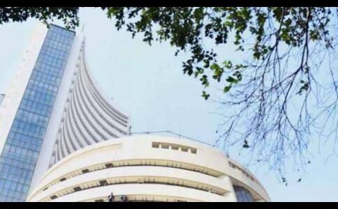 ट्रेड वॉर का असर जारी, सेंसेक्स 60-निफ्टी 9 अंक गिरकर खुला