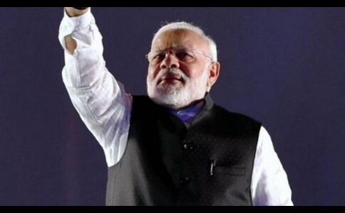 पीएम मोदी ने अपने संसदीय क्षेत्र वाराणसी में एक गांव को लिया गोद