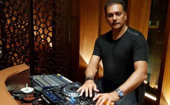 शास्त्री ने विश किया हैप्पी न्यू ईयर, लोग बोले- DJ वाले बाबू मेरा गाना चला दो