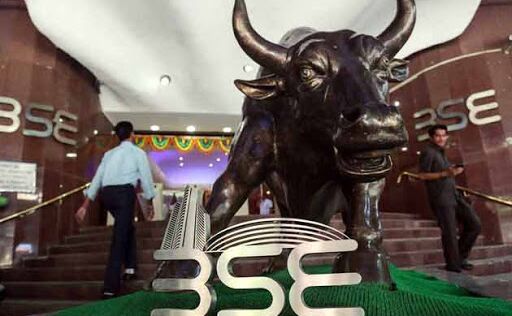 बाजार में बुल रन, 350 अंकों की शानदार उछाल के साथ ऐतिहासिक ऊंचाई पर बंद सेंसेक्स