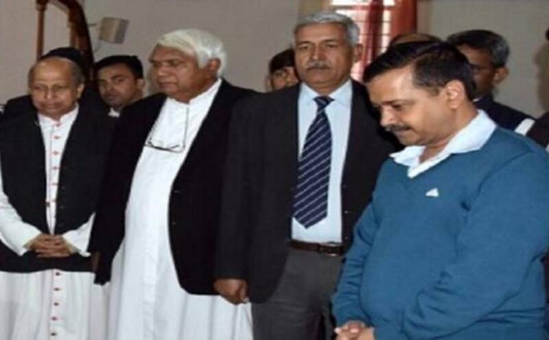 क्रिसमस पर गिरजाघर पहुंचे केजरीवाल, कहा- खत्म होनी चाहिए नफरत