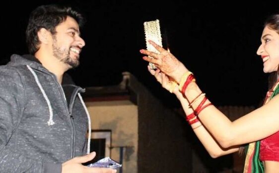 पराई स्त्री से दूर रखने और खूब सारा प्यार पाने के लिए करवाचौथ पर जरूर करें यह काम