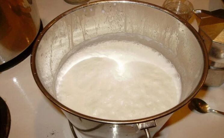 सफेद दूध के काले धंधे में यूपी अव्वल, देश भर का हर तीसरा सैंपल मिलावटी