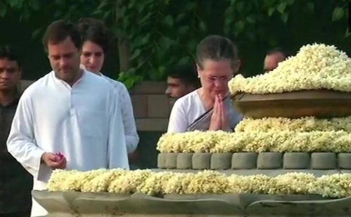 पूर्व प्रधानमंत्री राजीव गांधी की पुण्यतिथि, परिवार ने वीर भूमि जाकर किया याद, पूर्व प्रधानमंत्री राजीव गांधी की पुण्यतिथि, परिवार ने वीर भूमि जाकर किया याद,