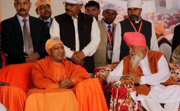 वाराणसी- मिर्जापुर से पहले गाजीपुर पहुंचे सीएम योगी, किया ये काम