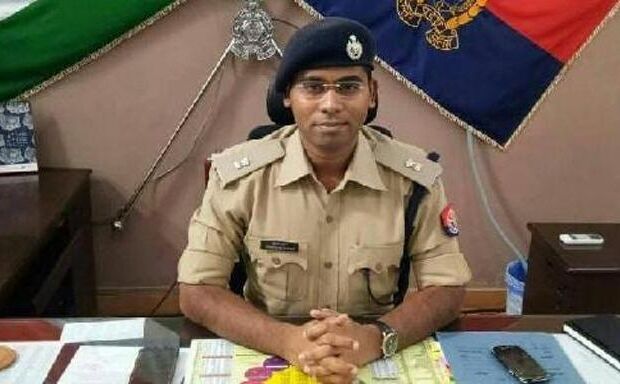 यूपी: एसपी ने खाया जहरीला पदार्थ, गंभीर हालत में आईसीयू में भर्ती यूपी: एसपी ने खाया जहरीला पदार्थ, गंभीर हालत में आईसीयू में भर्ती