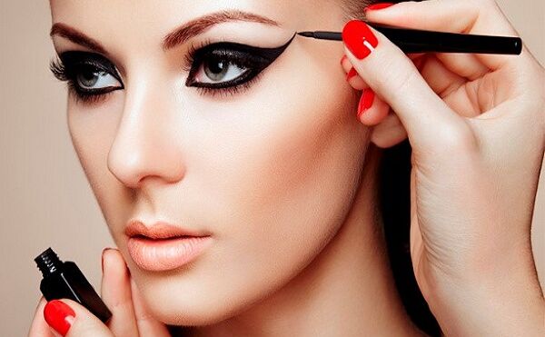 ये 5 मेकअप ट्रिक्स आपको बनाएंगे और भी सुंदर और खुबसूरत... ये 5 मेकअप ट्रिक्स आपको बनाएंगे और भी सुंदर और खुबसूरत...