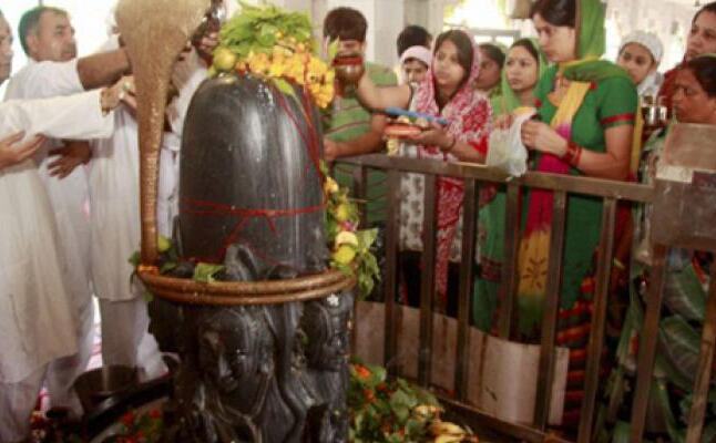 सावन का दूसरा सोमवार, शिवालयों में उमड़ी श्रद्धालुओं की भीड़