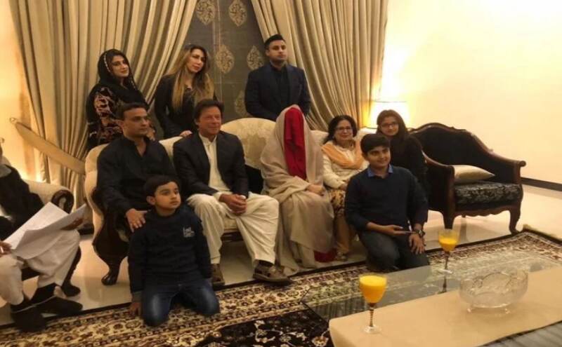 इमरान खान ने तीसरी बार किया निकाह, लाहौर में आध्यात्मिक गुरु मनेका के घर हुई रस्म अदायगी