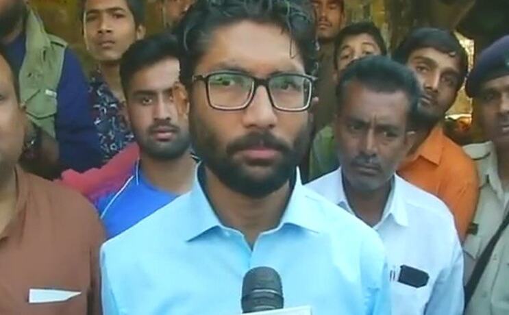 गुजरात: छह पोलिंग स्टेशन पर फिर हो रही वोटिंग, जिग्नेश बोले- एग्जिट पोल बकवास, पक्का हारेगी BJP