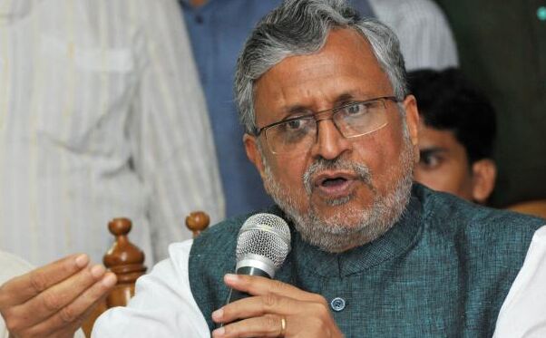 बिहार: सुशील मोदी ने लालू परिवार पर लगाया जमीन हड़पने का आरोप