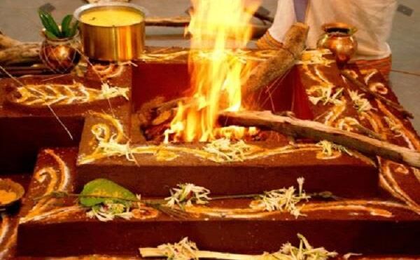 हवन के दौरान भूलकर भी न करें ये गलतियां