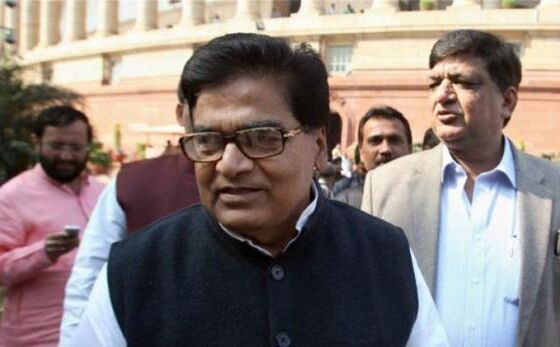 रामगोपाल के जन्मदिन पर खत्म होती दिख रहीं यादव परिवार के बीच आई दूरियां