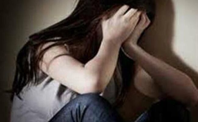 पटना: बच्ची को अकेला देख जबरन कमरे में घुसा गार्ड, दुष्कर्म कर हुआ फरार पटना: बच्ची को अकेला देख जबरन कमरे में घुसा गार्ड, दुष्कर्म कर हुआ फरार