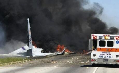 जॉर्जिया में हाईवे पर क्रैश हुआ 60 साल पुराना विमान, 9 लोगों की मौत