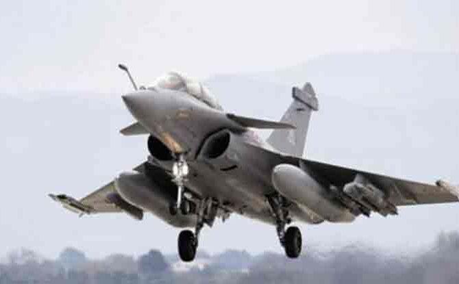 राफेल सौदाः अनिल अंबानी को पार्टनर बनाने से लेकर केवल 36 विमान खरीदने की पूरी कहानी