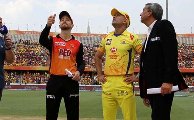 हैदराबाद टॉस जीतकर पहले कर रही है गेंदबाजी, चेन्नई का दिग्गज खिलाड़ी प्लेइंग इलेवन से बाहर