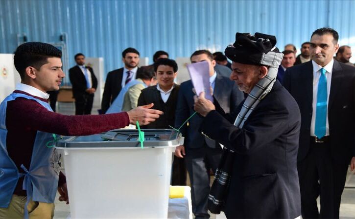 अफगानिस्तान: मतदान के दौरान आतंकियों ने किया हमला, 19 की मौत, सैकड़ों घायल