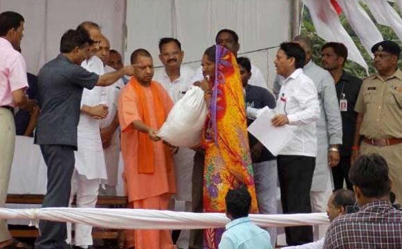 सीएम योगी आज करेंगे गोंडा, बहराइच और बाराबंकी में बाढ़ प्रभावित इलाकों का दौरा, देंगे राहत सामग्री सीएम योगी आज करेंगे गोंडा, बहराइच और बाराबंकी में बाढ़ प्रभावित इलाकों का दौरा, देंगे राहत सामग्री