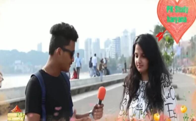 लड़के ने पूछा, लड़कियां सारे कपड़े कब उतारती है तो लड़कियों ने दिया ऐसा रिएक्शन