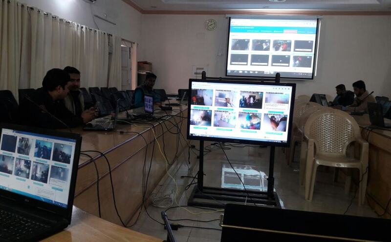 वाराणसी: नगर निकाय के लिए वोटिंग जारी, हाईटेक कंट्रोल रूम से हो रही है निगरानी