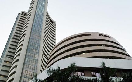 शेयर बाजार में गिरावट का दौरा जारी, सेंसेक्स 287 अंक गिरकर बंद शेयर बाजार में गिरावट का दौरा जारी, सेंसेक्स 287 अंक गिरकर बंद