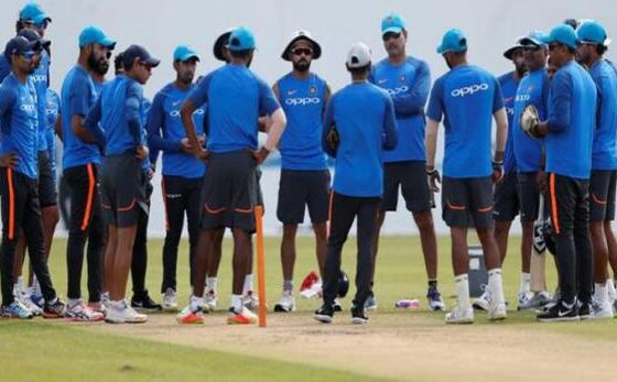 रवि शास्त्री का दर्द- टीम इंडिया की हार पर भारत में खुश होते हैं लोग