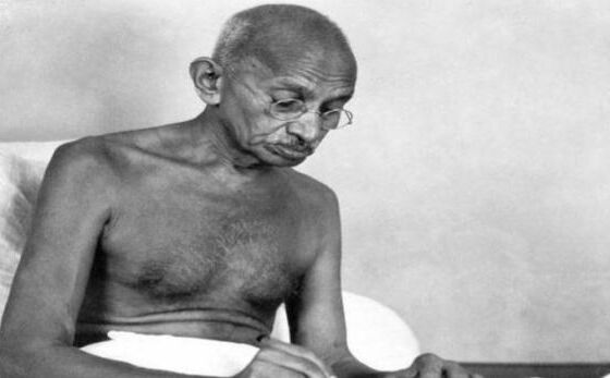 महात्मा गांधी हत्याकांड की नहीं होगी दोबारा जांच, 4 बुलेट थ्योरी का कोई सबूत नहीं