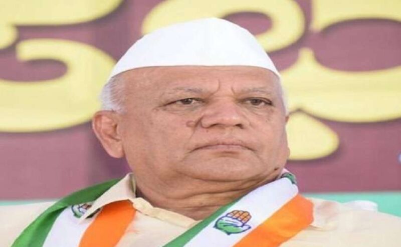 कर्नाटक प्रदेश अध्‍यक्ष एसआर पाटिल का इस्‍तीफा, केरल में पीजे कुरियन को लेकर कलह