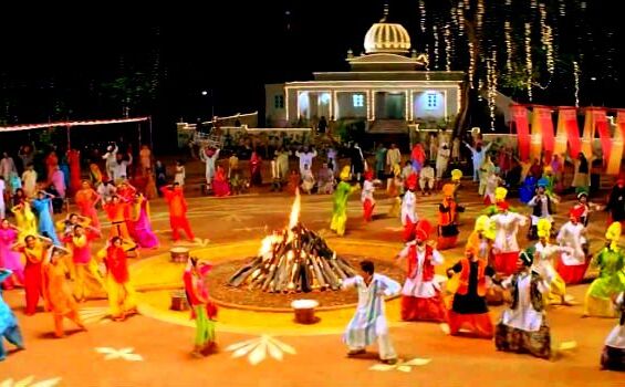 लोहिता राक्षसी के वध के उपलक्ष्य में मनाई जाती है लोहड़ी