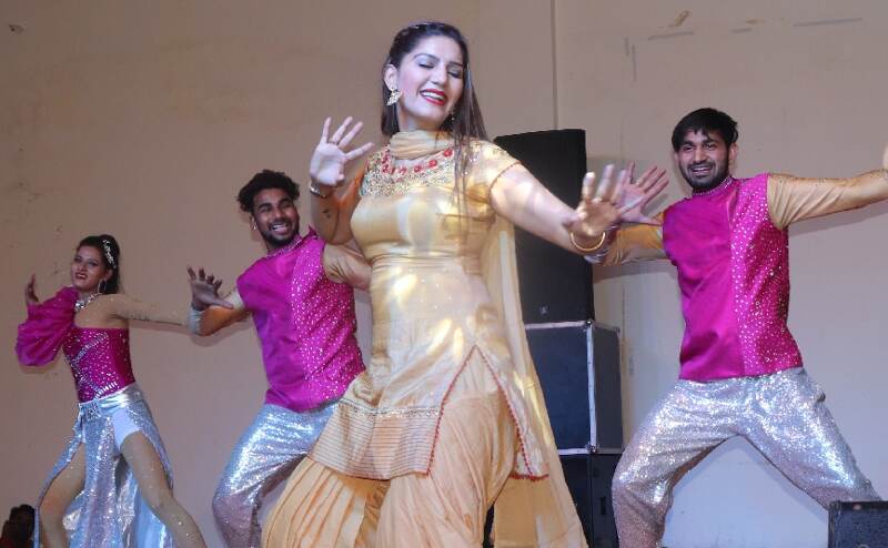 संतकबीर नगर में सपना चौधरी ने कैसे बिखेरा जलवा