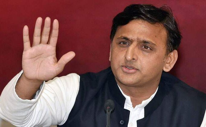 चाय पर चर्चा नहीं, सच्चाई पर हो चर्चा, पांच साल पीछे हो गया देश: अखिलेश यादव