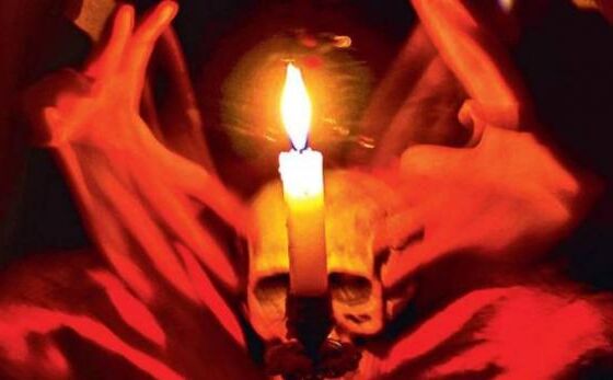 काले जादू से छुटकारे के बहाने बाबा ने मांग लिया लड़की के प्राइवेट पार्ट का फोटो