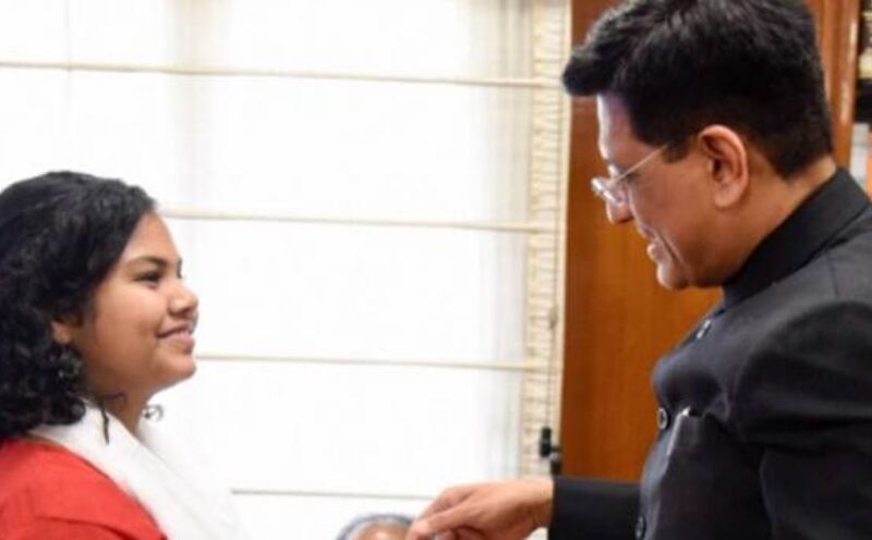 रेलवे ने परीक्षा के डर से भागी छात्रा को ढूंढ निकाला, पीयूष गोयल ने दिया ये खास तोहफा