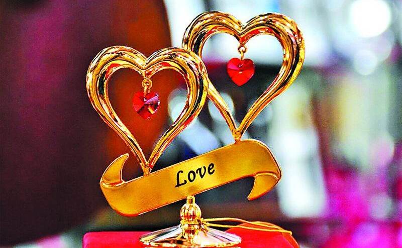 महिलाओं को गिफ्ट देने से हो सकता है इतना बड़ा फायदा