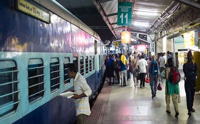 त्काल टिकट बुकिंग के समय में हुआ बदलाव, यहां जानें नियम और किरायात्काल टिकट बुकिंग के समय में हुआ बदलाव, यहां जानें नियम और किराया