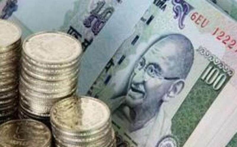 कच्चे तेल में नरमी से रुपया मजबूत, 24 पैसे बढ़कर 72.07 पर पहुंचा कच्चे तेल में नरमी से रुपया मजबूत, 24 पैसे बढ़कर 72.07 पर पहुंचा