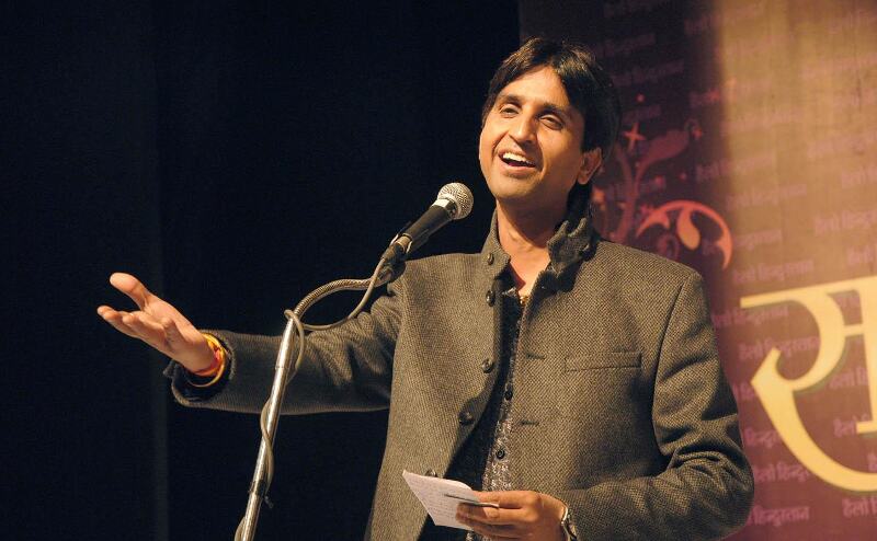 कुमार विश्वास से छिना प्रभार तो लिखा- पूजा का दीप नहीं डरता, षड्यंत्री आभाओं से