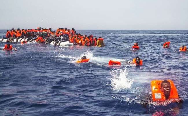 ट्यूनीशिया के नजदीक प्रवासियों से भरी नाव पलटी, 65 की मौत, चार महीनों में 164 की गई जान