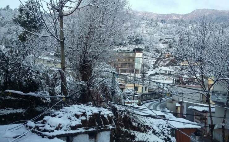 मौसम: अगले 48 घंटे में यहां होगी बर्फबारी, पड़ेगी हाड़ गलाने वाली ठंड