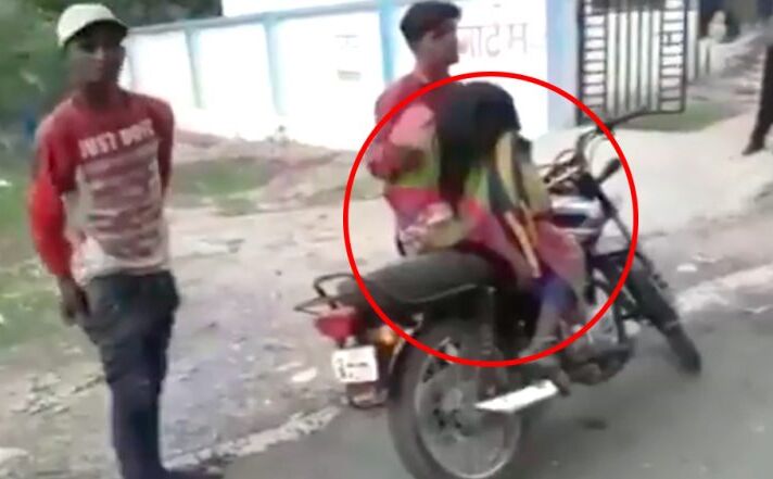 मध्यप्रदेश: मां के शव को बाइक पर बांधकर बेटा पहुंचा पोस्टमॉर्टम हाउस