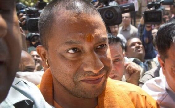 योगी सरकार बनाएगी अपने खर्च से मजदूरों के बच्चों को डाक्टर-इंजीनियर