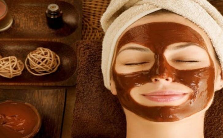 कॉफ़ी को पीने के अलावा चेहरे पर भी करें इस्तेमाल, यूँ निखरेगी त्वचा