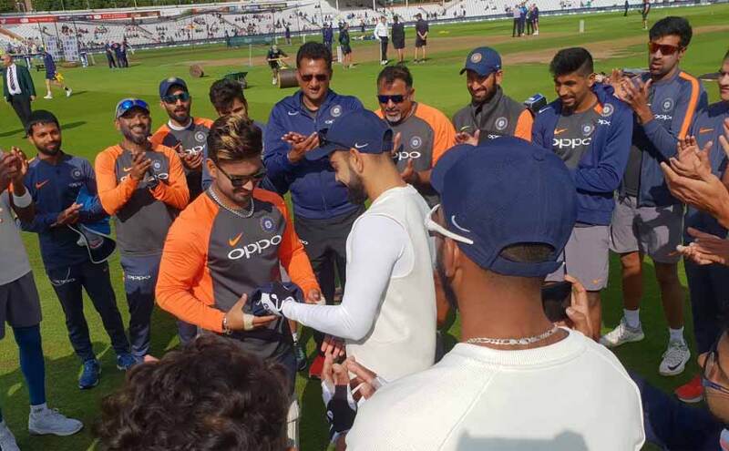 INDvsENG : टॉस जीतकर इंग्लैंड ने टीम इंडिया को बल्लेबाजी के लिए कहा, पंत को मिली जगह INDvsENG : टॉस जीतकर इंग्लैंड ने टीम इंडिया को बल्लेबाजी के लिए कहा, पंत को मिली जगह