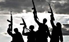 आतंकवादियों ने बडगाम में पुलिस चौकी पर किया हमला, चार राइफल छीनकर फरार