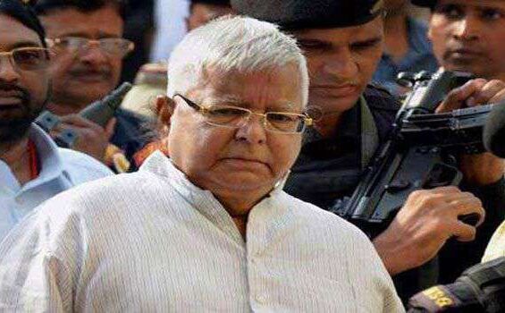 राजद में घमासान: आज पार्टी स्थापना दिवस पर लालू परिवार का एक और चेहरा हो सकता लॉन्च