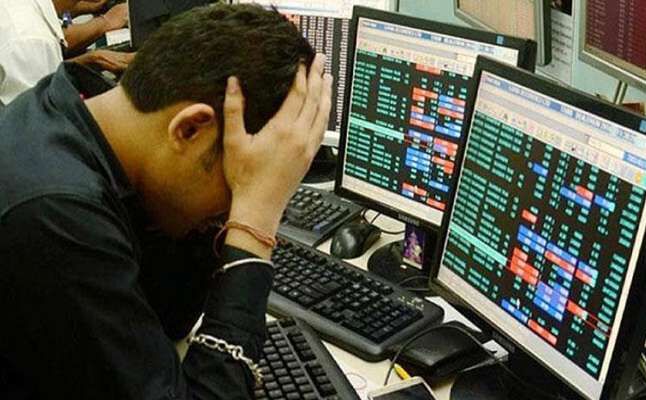 अमेरिकी बाजार में कोहराम से औंधे मुंह गिरा बाजार, 759 अंक टूटकर 34,001 पर बंद हुआ सेंसेक्स - रुपये में रिकॉर्ड गिरावट